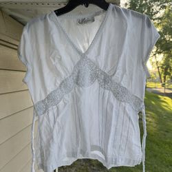 Dressbarn Short-sleeved blouse with a V-neckline Petite Medium