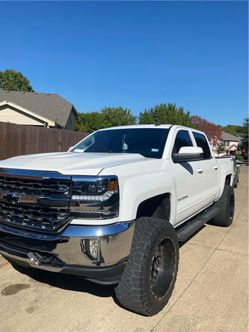 Chevrolet Silverado Crew Cab Lifted Truck