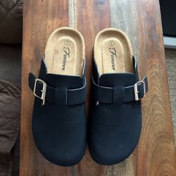 Slip On Mules Size 7 (run small) Fits like a 6.5 