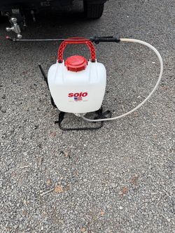 Solo Back Pack Sprayer. Great condition $30.00!!