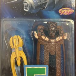 Babylon5 Ambassador Kosh Naranek with vorlon cruiser
