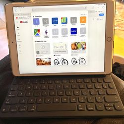 iPad Pro 10.5 Inch with Magic Keyboard And Apple Pencil