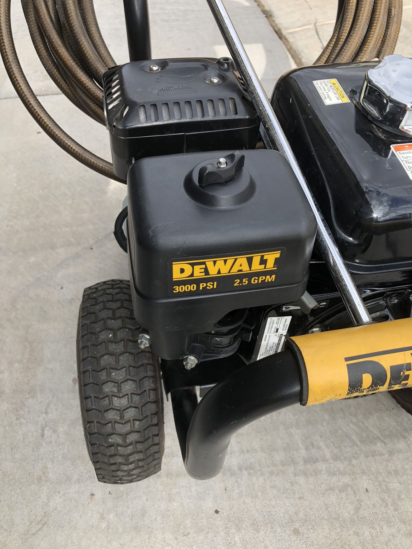 Pressure Washer  - DeWALT 3000 psi  2.5 GPM