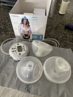 Freemie Breast pump