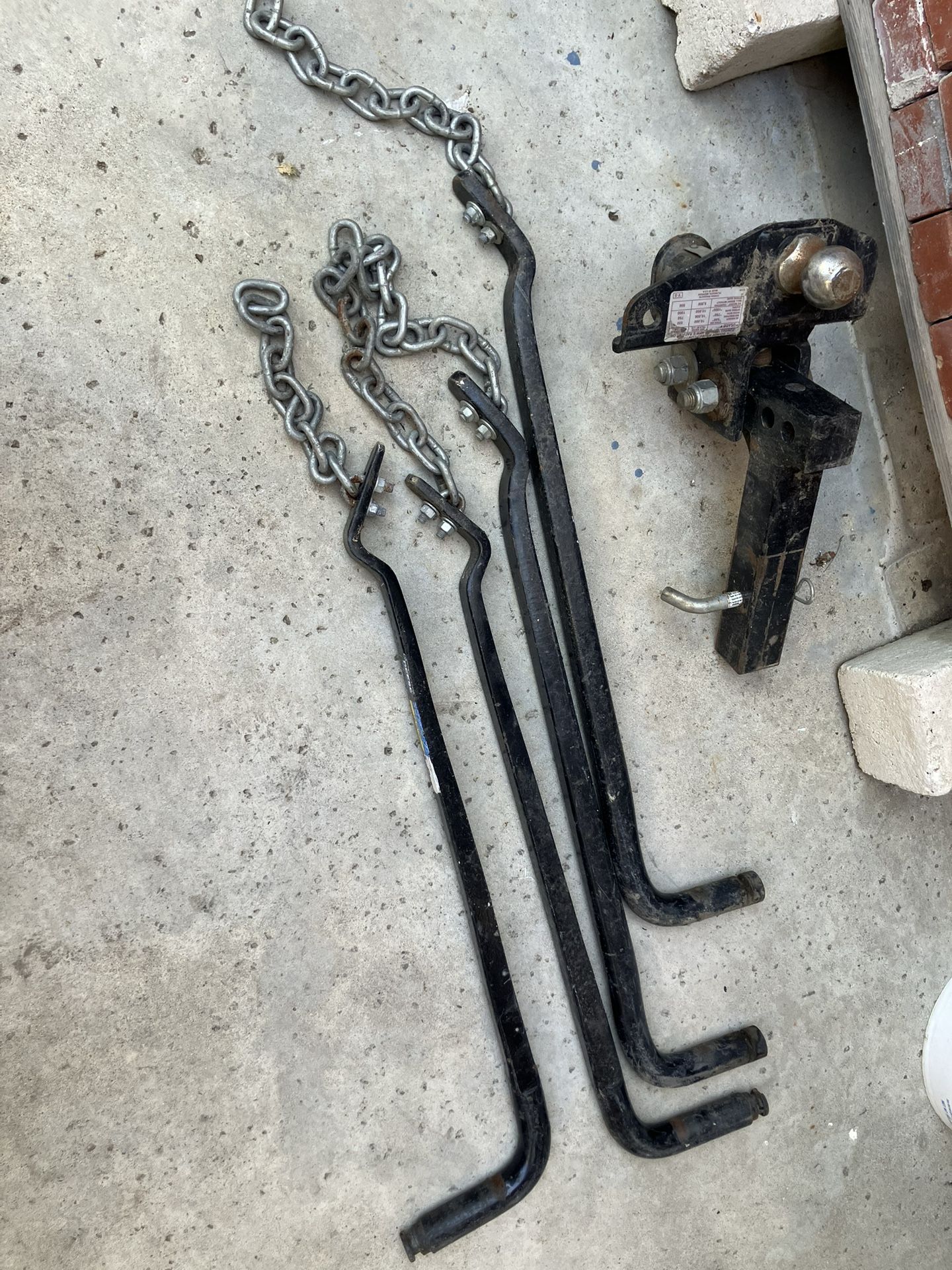 Weight Distribution Hitch With 2” Shank