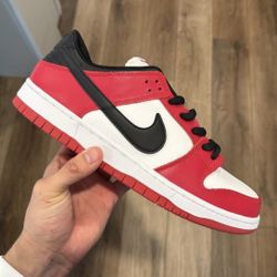 Nike Dunks, 8.5W / 7M (check out my page 🔥) 