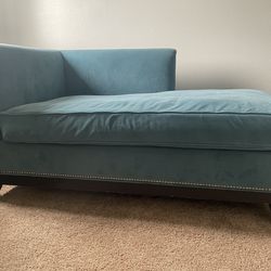 Corner chaise lounge - right arm facing