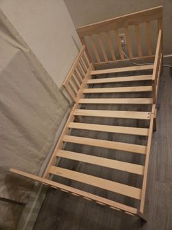 Toddler bed with mattress