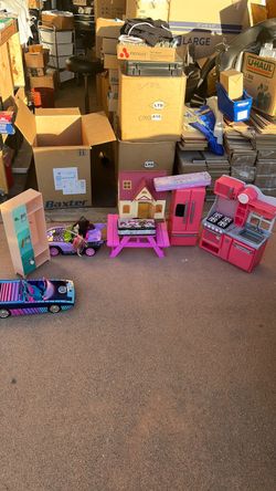 Sorted girls toys send me an offer !!