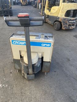 Electric pallet jack