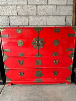 Fabulous Asian red buffet/ sideboard/cabinet with gold hardware