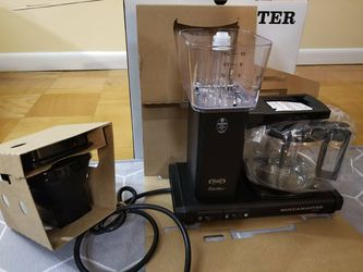 Moccamaster With Thermal Carafe for Sale in River Edge, NJ - OfferUp