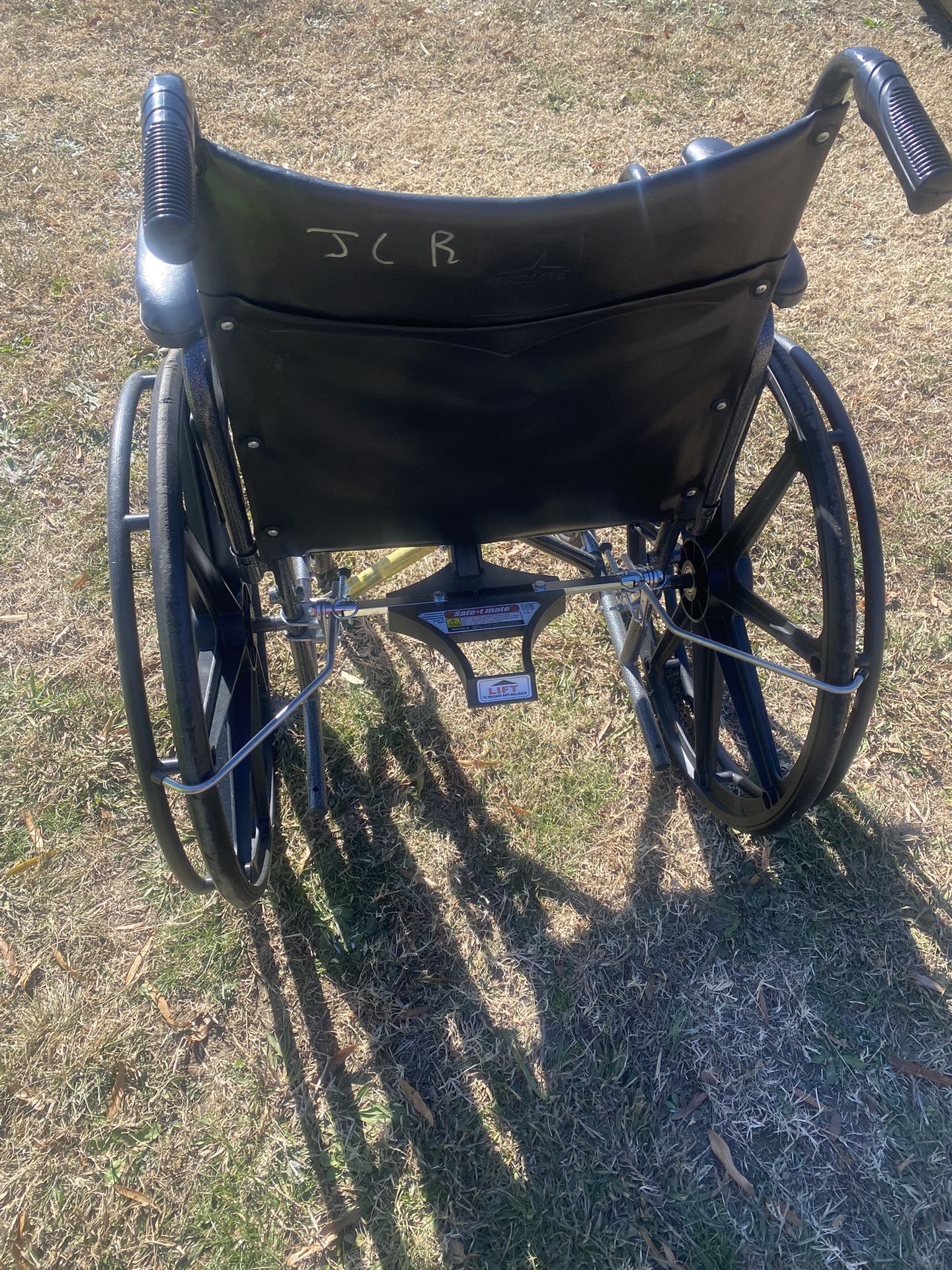 Nice Chair With Locking Brakes
