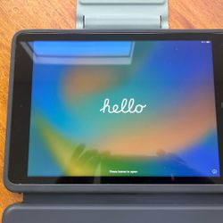 iPad (9th Gen) 64GB Space Gray Bundle.