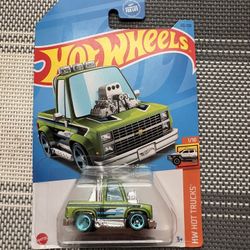 Hot Wheels Tooned '83 Chevy Silverado