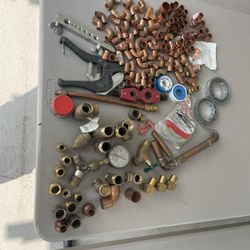 A Lot Of Plumbing Fittings In Good Conditions 