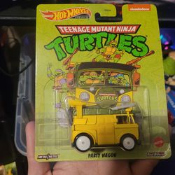 Hot Wheels Ninja Turtles Party Wagon