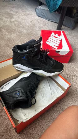 Nike B’Loyal Quest 2 Sneaker