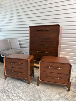 Set of Mid-Century Modern 5-Drawer Chest and 2 Nighstands