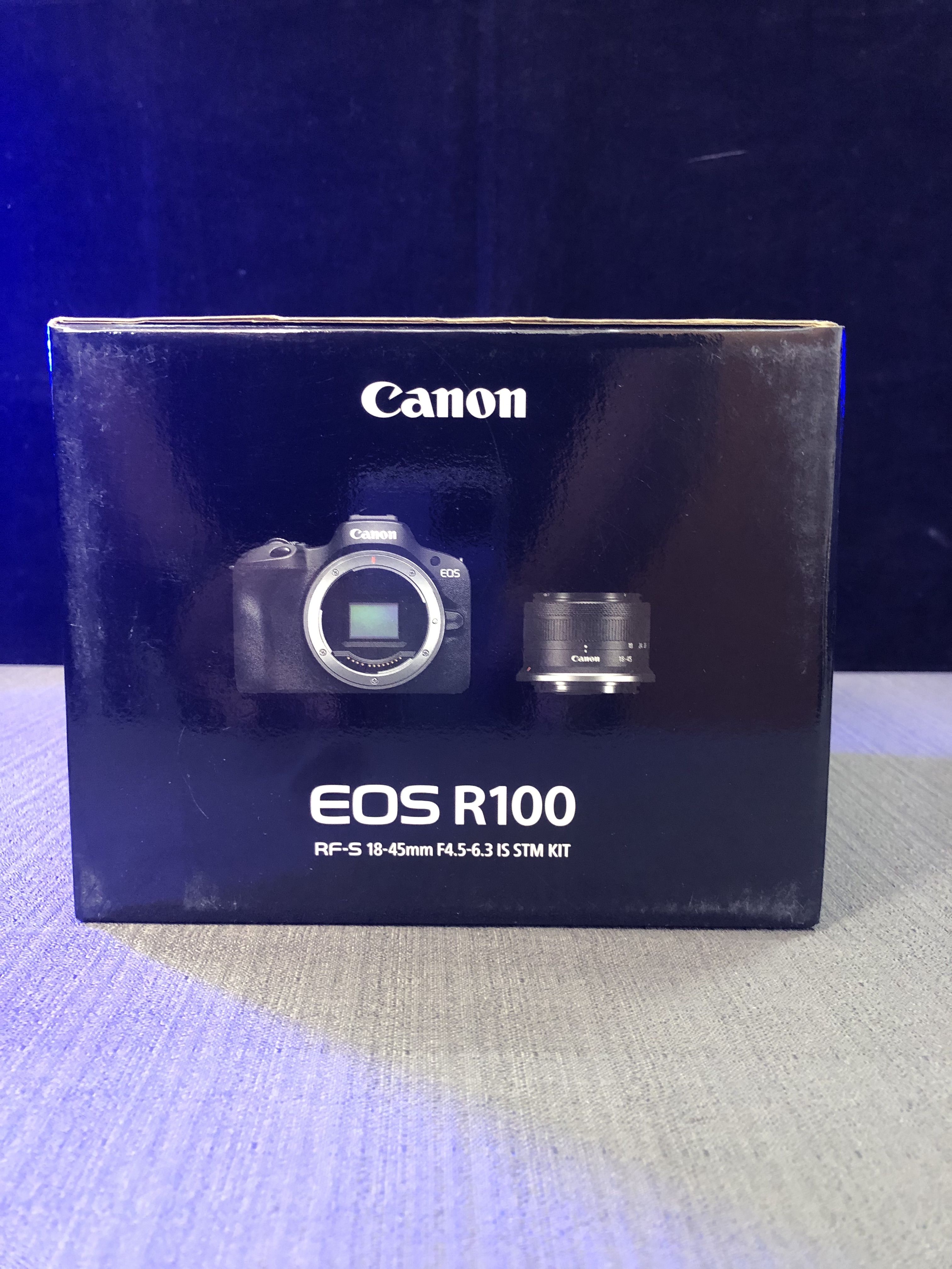 Canon EOS R100 Mirrorless Camera with 18-45mm Lens
