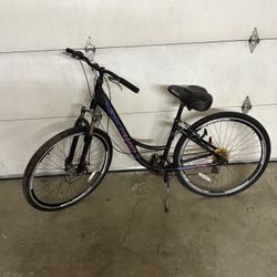 Schwinn Adult Lightweight Aluminum Comfort 7-speed 28-inch Wheels Bike 