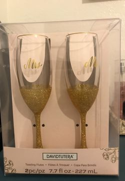 Mr and mrs champagne cups