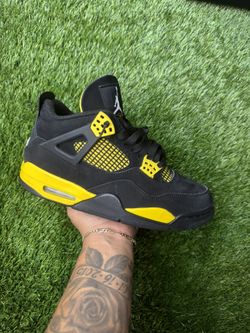 Jordan 4 “Yellow Thunder” Size 8.5M