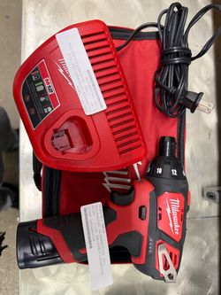 Milwaukee model: 2401-20 screws drive M12 with Charger and Milwaukee bag