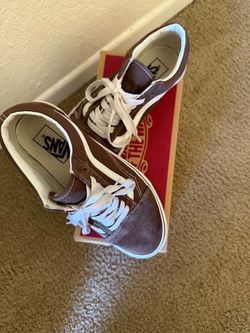 Brown old school vans with box