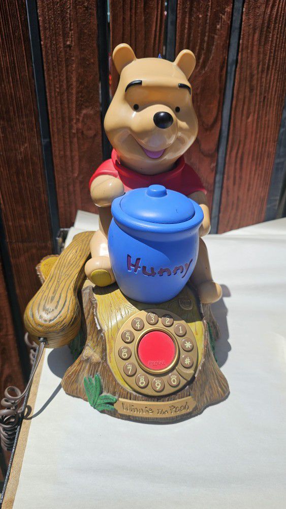 Disney Telemania Animated Winnie the Pooh Telephone 