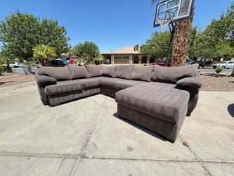 Sectional Couch - Free Delivery