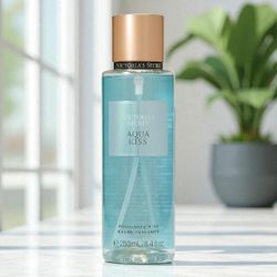 Aqua Kiss Fragrance Mist 8.4 