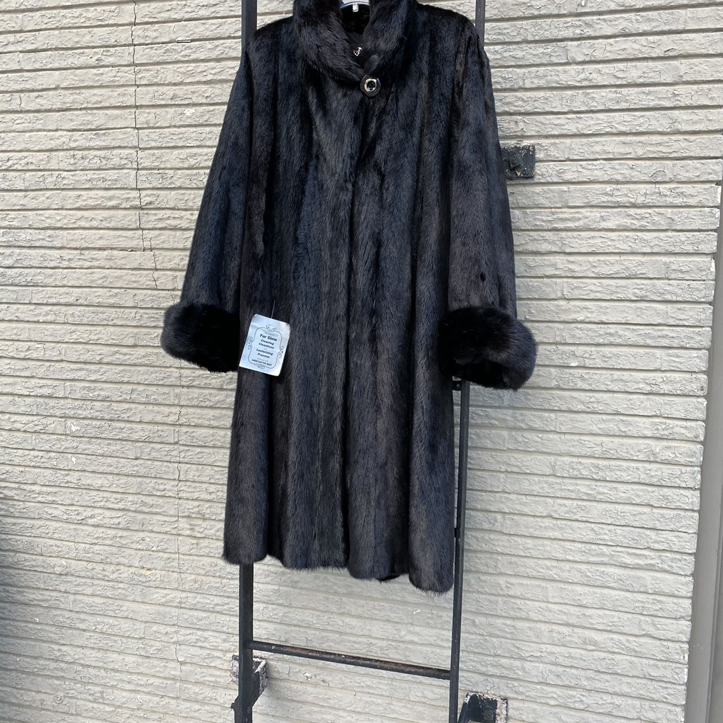 Real black Mink Fur Glamorous Women’s Coat Size M Regular; US Size 8 By Nicola NY Sulpacha Limited Edition