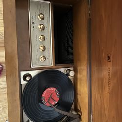 Vintage Lift Top High Fidelity Record Player 