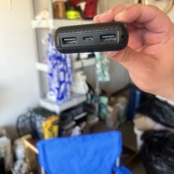 portable USB device charger