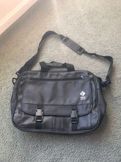 8 pocket computer bag