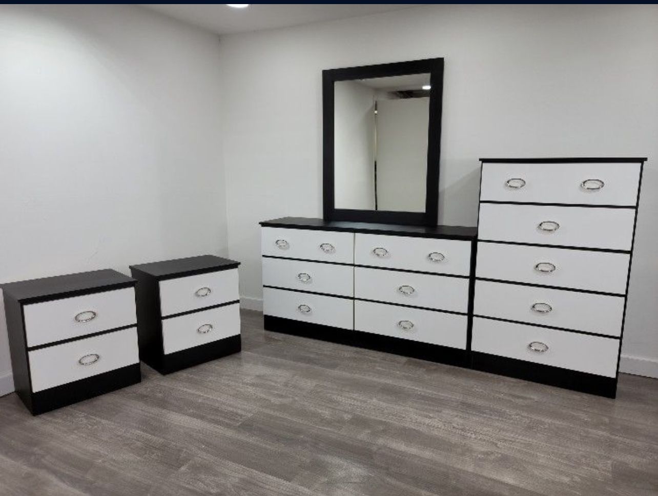 Dresser Whit Mirror, Chest And 2 Nightstands - Cómoda Con Espejo, Gavetero Y 2 Mesitas De Noche 