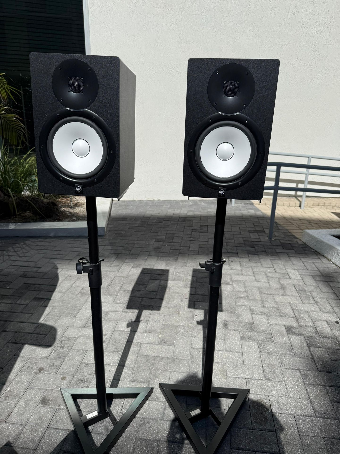 Speakers Yamaha HS8 Studio Monitors (Pair) + Stands 