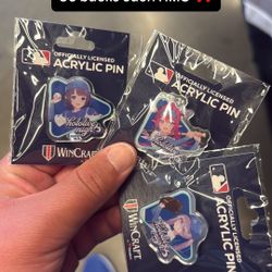 Dodger Hololive Pins 
