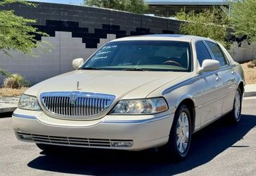 2003 Lincoln Town Car
