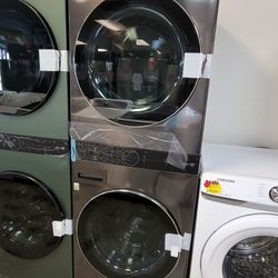 New LG ThinQ WashTower Washer And Dryer Combo Gas Black Stainless Steel 