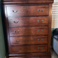 Dresser 