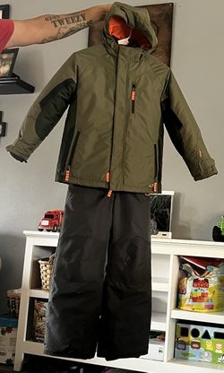 Snow Suit Size 8-10 Kids New