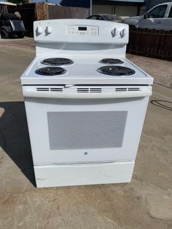 30 In Freestanding Electric 4 Elements Stove