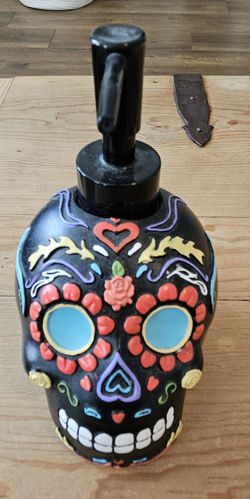 Soap Dispenser Skull