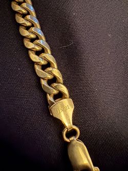 10K Gold Cuban Link Chain with trap house
