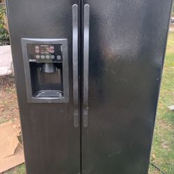 Refrigerator 