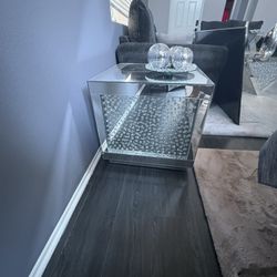 beautiful grey n glass mirror side table 
