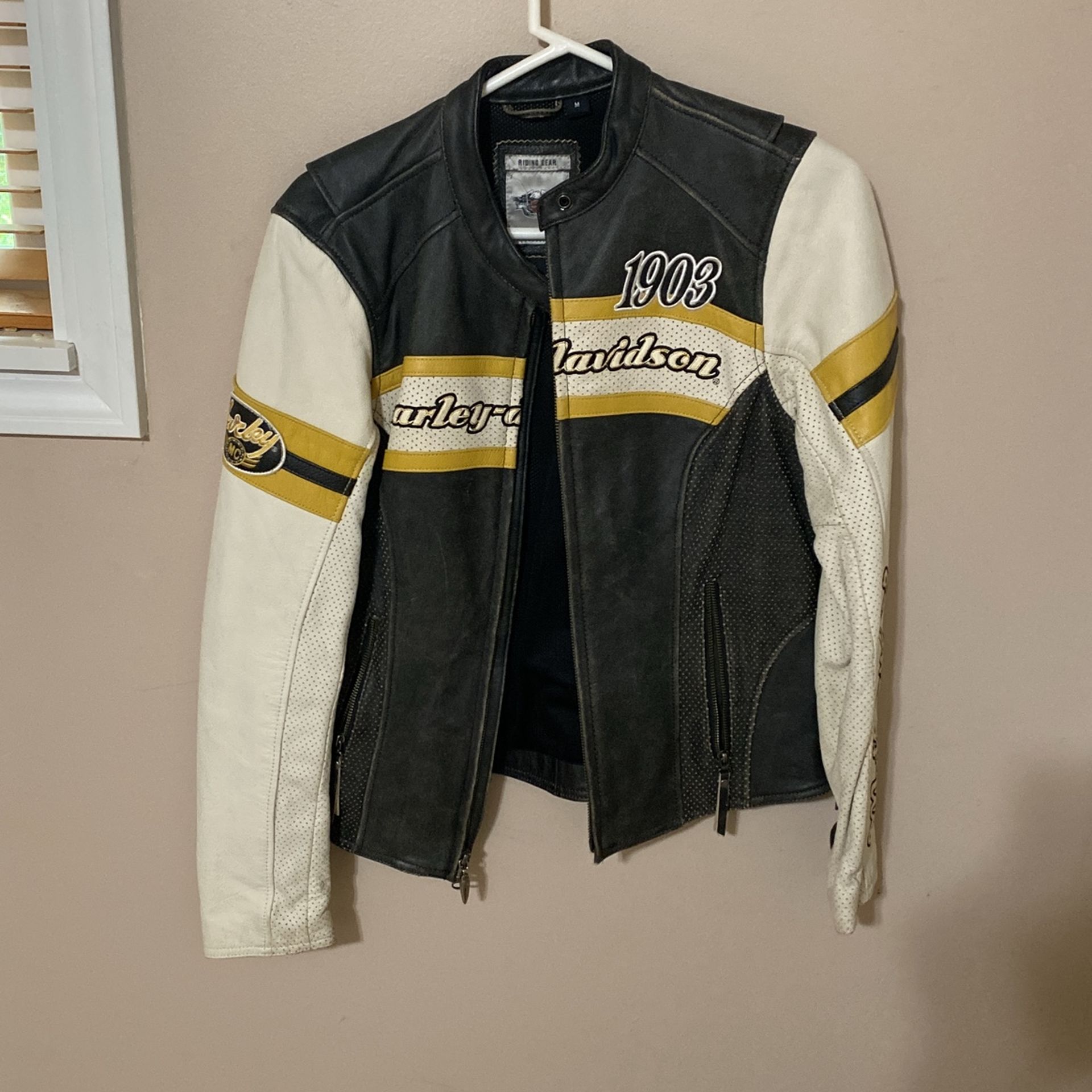 Women's size medium, original Harley Davidson jacket