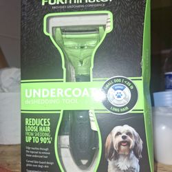 to cut and comb the dog's hair